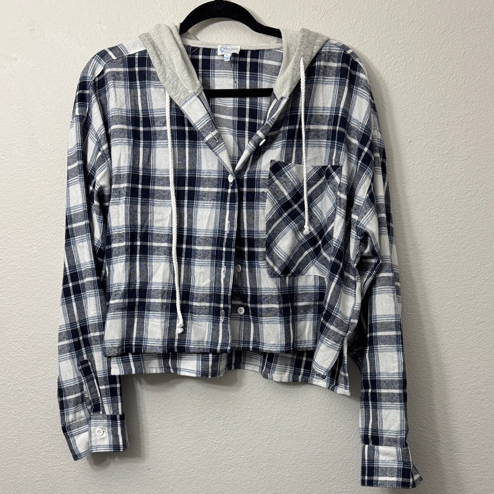 NWOT Francesca’s cropped flannel